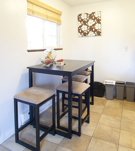 Dining Area  -  2831 SE Ash - SE Portland apartment for rent